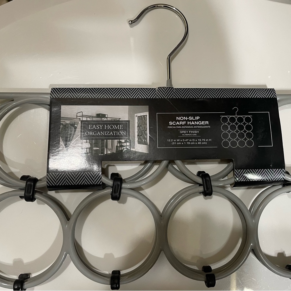 Non-Slip Scarf Hanger